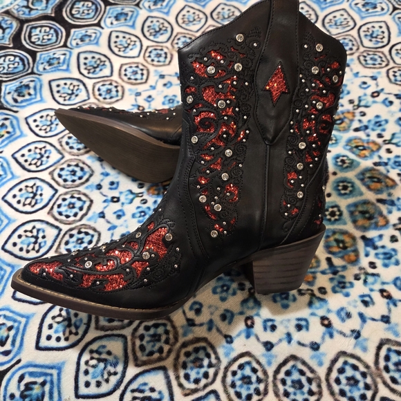 Black and Redd Cowgirl Ankle Boots - Picture 2 of 7
